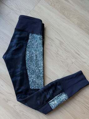 Lululemon Hot Like Agni Yoga Pant Heritage Camo Speckle Berry Patchwork Size 4